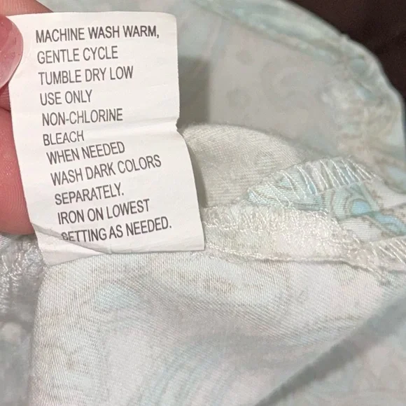 Miss Elaine Paisley & Lace Long Pajama Set in Size Large - Picture 8 of 8